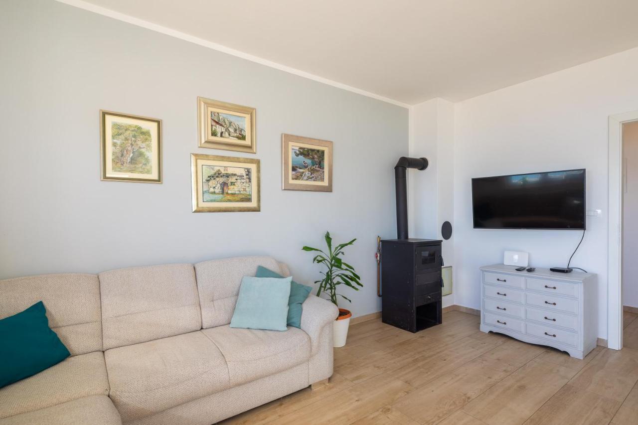 Sea La Vie Apartment Dugi Rat Ngoại thất bức ảnh