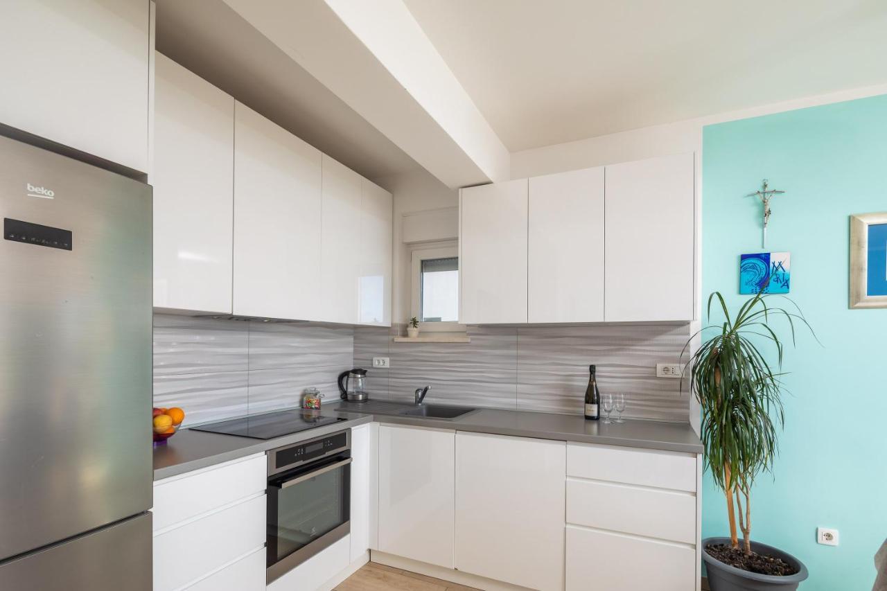 Sea La Vie Apartment Dugi Rat Ngoại thất bức ảnh